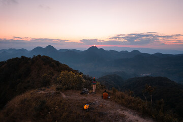 思念、想念、怀念、惦念如何区别？